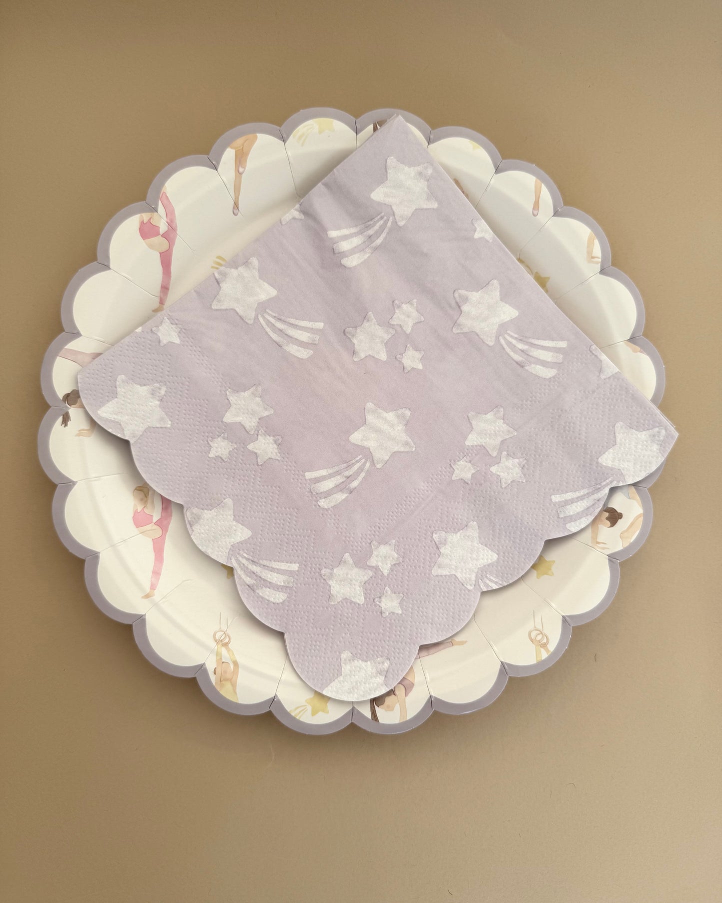 Gymnasts (Star)Scalloped Napkins